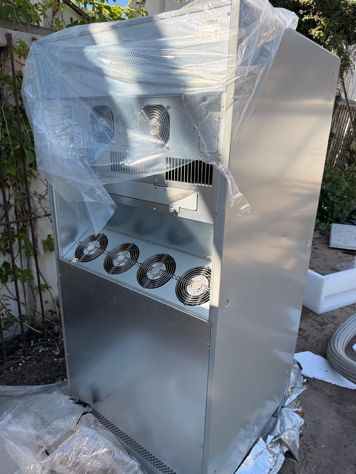 מערכת אל-פסק תעשייתית תלת-פאזית Delta NT-60K, 60kVA – חדשה/כחדשה